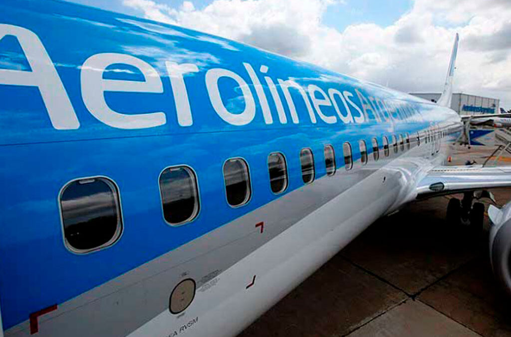 Diputados comienza a tratar la privatización de Aerolíneas en medio del conflicto con los aeronáuticos