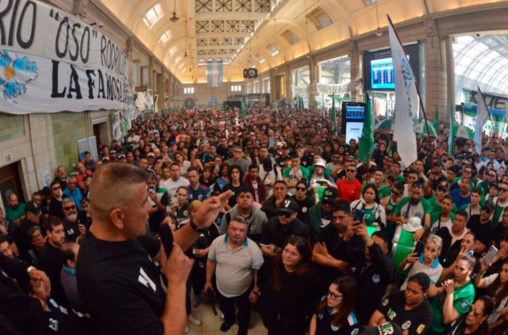 Masivo respaldo a Silvio Serrano en homenaje a Mario “Oso” Rodríguez en el ferrocarril Mitre y Tren de la Costa