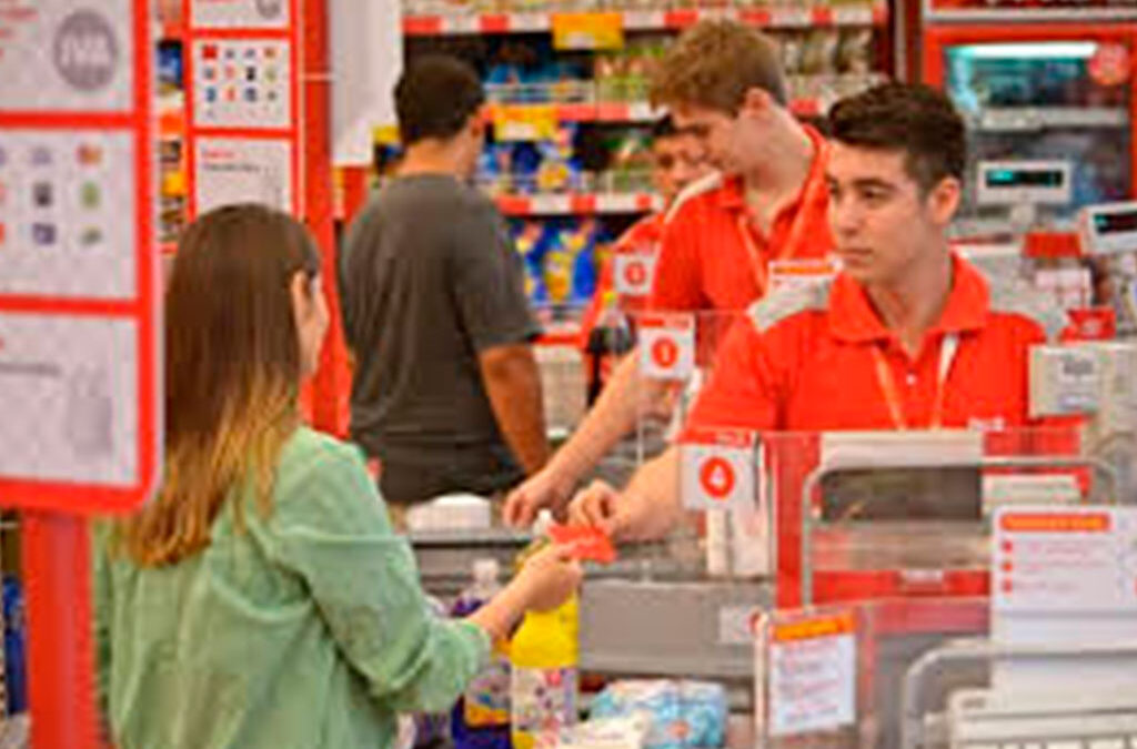 Empleados de comercio: se tensa la paritaria y octubre podría liquidarse con bajas, ¿Cuáles serían las categorías más afectadas?