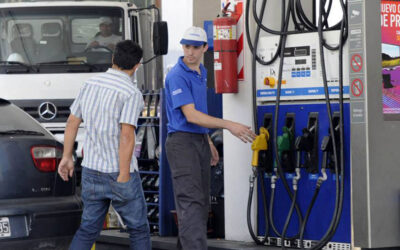 Se acordó un nuevo aumento salarial para el personal de estaciones de servicio