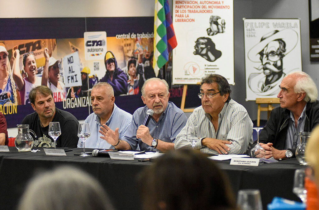 Las CTA reunieron a sus conducciones tras casi 15 años de división y anunciaron el comienzo de un «proceso de unificación»