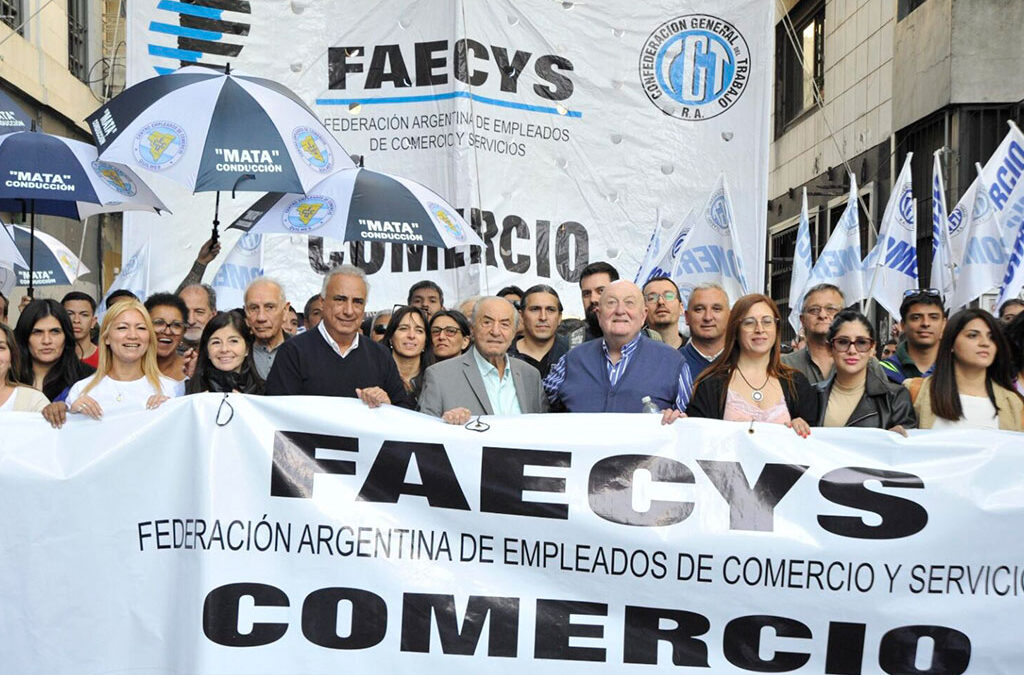 Cavalieri encabezó la columna de Comercio en la Marcha Universitaria: «Tenemos que unir fuerzas»