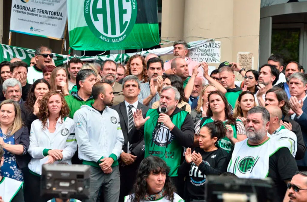ATE acordó con el gobierno la continuidad del Hospital Bonaparte: «Luchar sirve, hay que resistir en la calle»