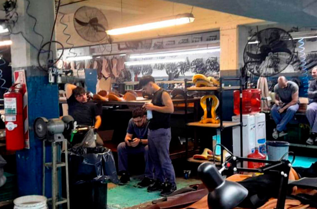 Sindicato del Cuero denuncia a trasnacional francesa por despidos y persecución sindical