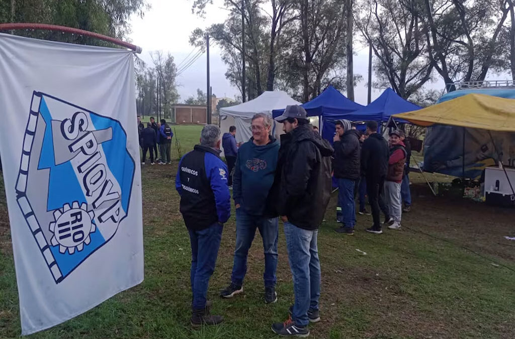 Río Tercero: son 8 los despedidos y 40 los suspendidos hasta ahora en Petroquímica