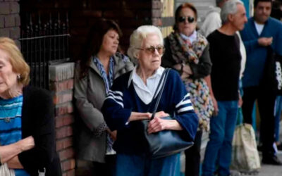 Milei va por una de las “joyas de la abuela” en materia de derechos: quiere subir la edad jubilatoria