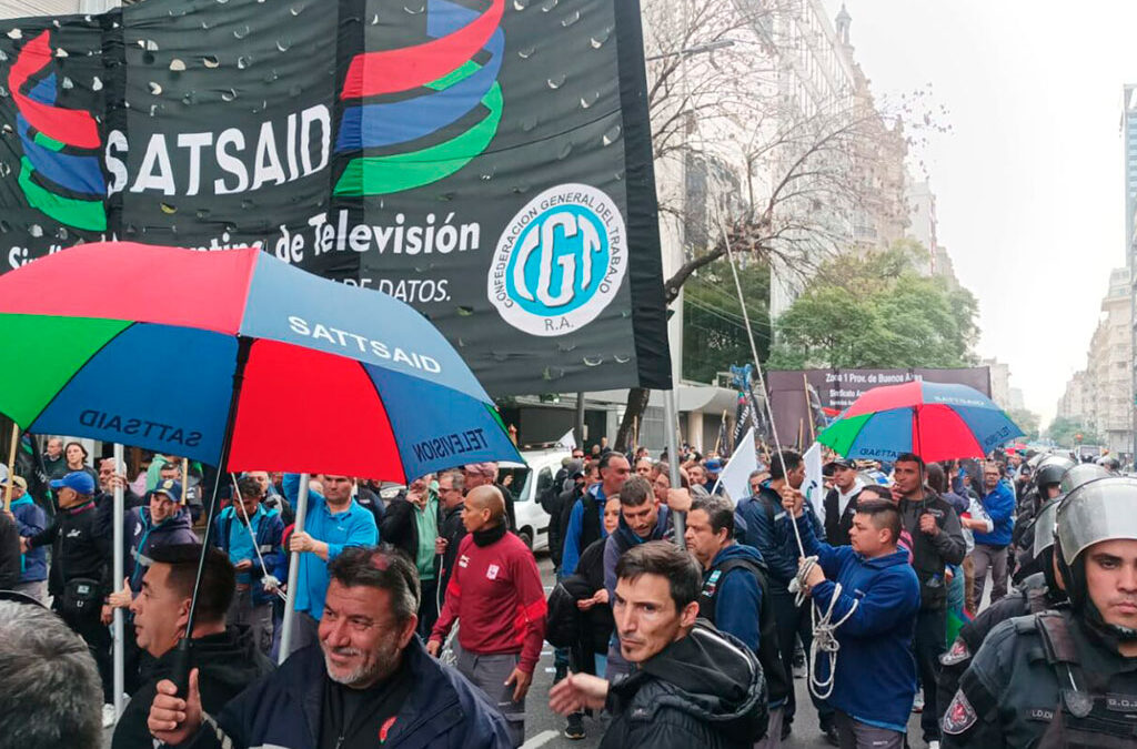 Sindicato de Telecomunicaciones avanza en la paritaria de TV y pidió un cuarto intermedio hasta el lunes