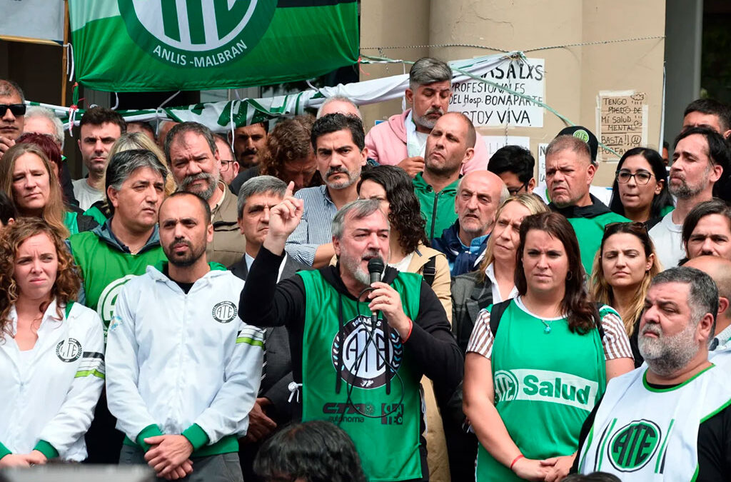 Estatales van al paro y advierten: “Hay que frenarlo antes que termine de destrozarlo todo”