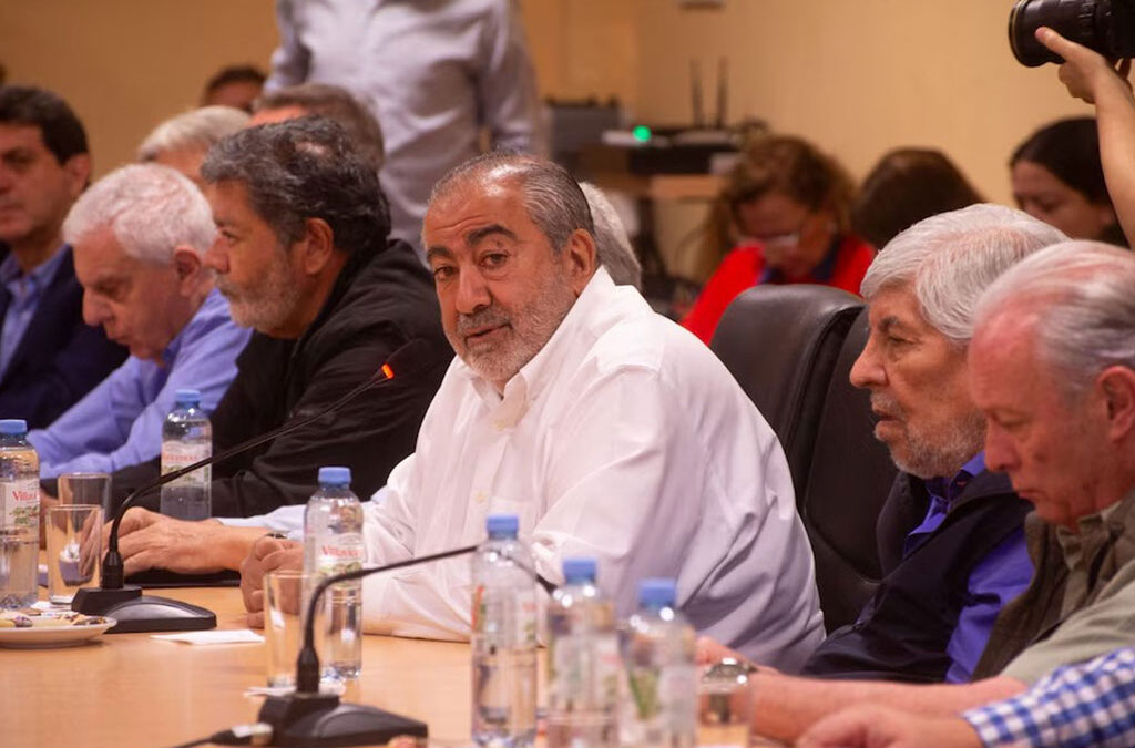 Una semana clave para el sindicalismo: el paro del transporte, la crisis de los dialoguistas y el gesto de la UTA que puede cambiar todo