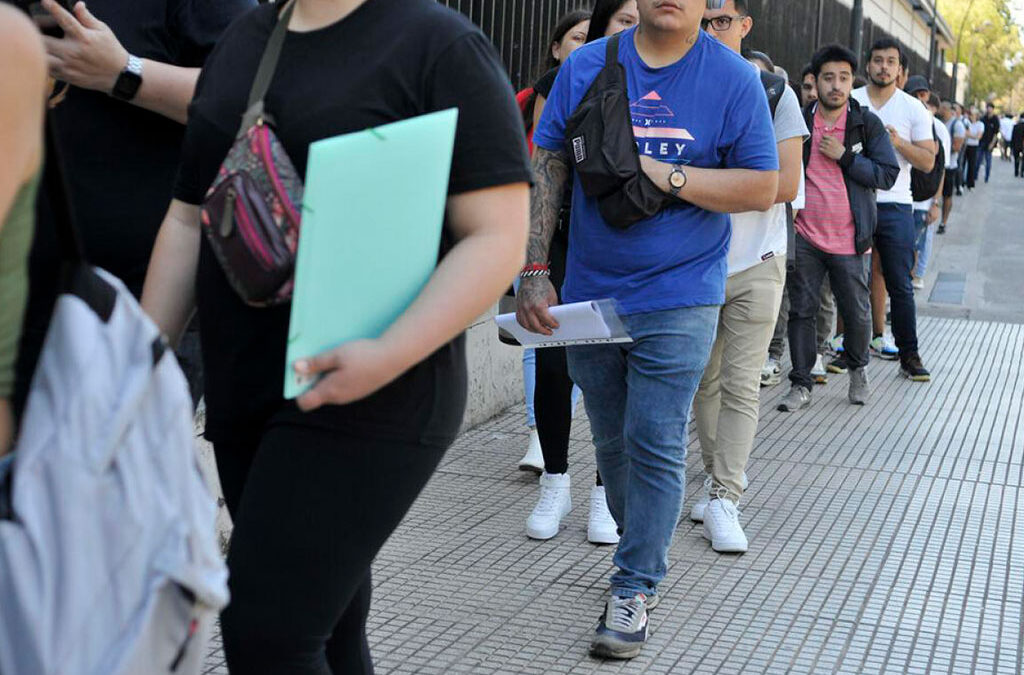 Desafíos Laborales: Nueve de cada diez jóvenes en Argentina luchan por insertarse en el mercado
