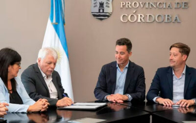 Llaryora logró un primer acuerdo paritario con los estatales de la Unión Personal Superior