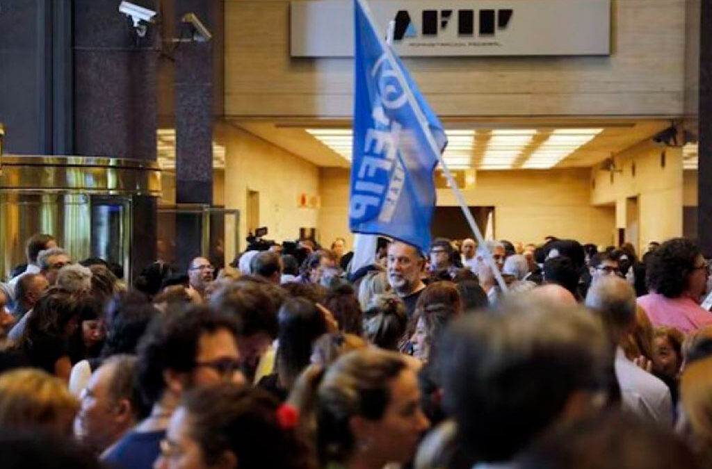 Sindicatos de la Afip y el gobierno comenzaron a dialogar sin “soluciones concretas” a la vista
