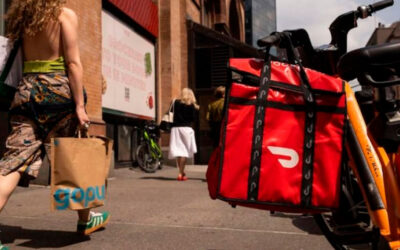 El desplome del consumo en apps de delivery profundiza la precarización laboral de repartidores