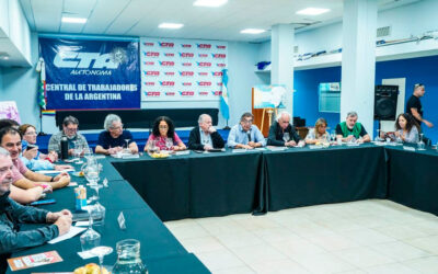 Las dos CTA exigen convocatoria del Consejo del Salario y recurren a la Justicia contra el DNU 70