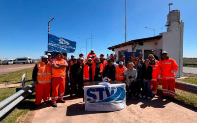 Trabajadores Viales Nacionales realizaron un abrazo simbólico a las 24 sedes del organismo contra el desfinanciamiento de Vialidad Nacional