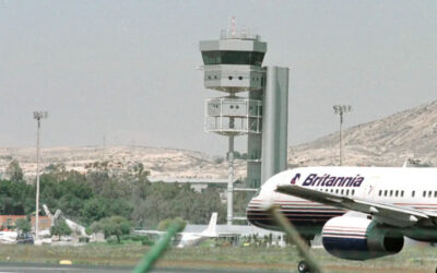 Se levantó el paro de controladores aéreos y sigue la negociación