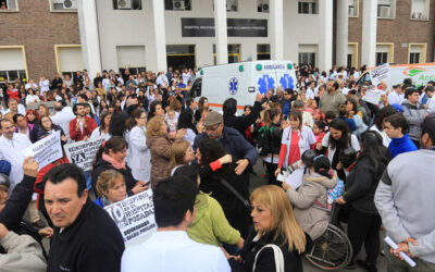 Freno judicial al Plan Motosierra de Milei: un fallo fuerza el retorno al trabajo en el Hospital Posadas