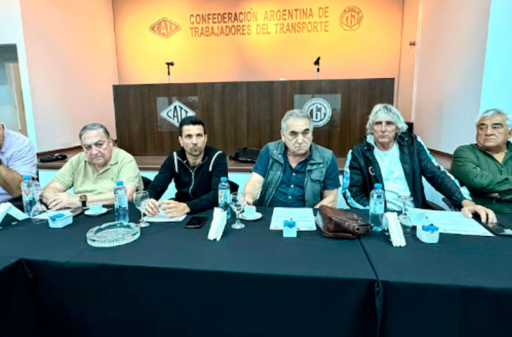 Pese a la paz lograda en Aerolíneas, los sindicatos del transporte se endurecen y presionarán a la CGT por un plan de lucha
