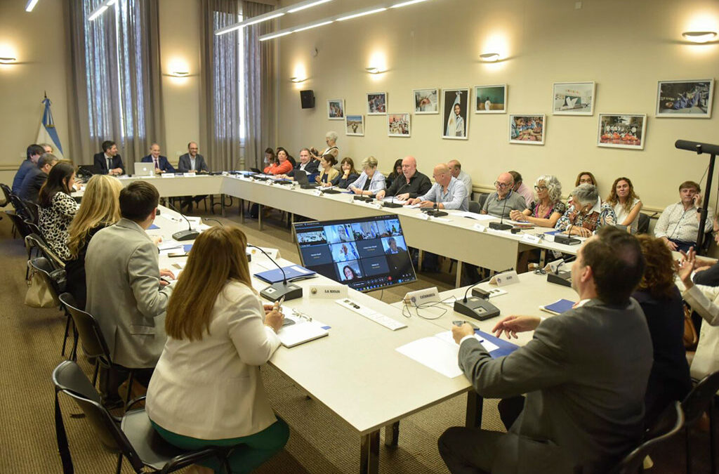 ¿Conflicto en puerta? Gremios docentes abren fuego contra el Gobierno por cambios en el sistema de formación