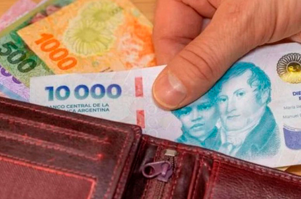 Un informe de la UBA indica que el salario mínimo cayo un 28% y se ubica en niveles inferiores a los del 2001