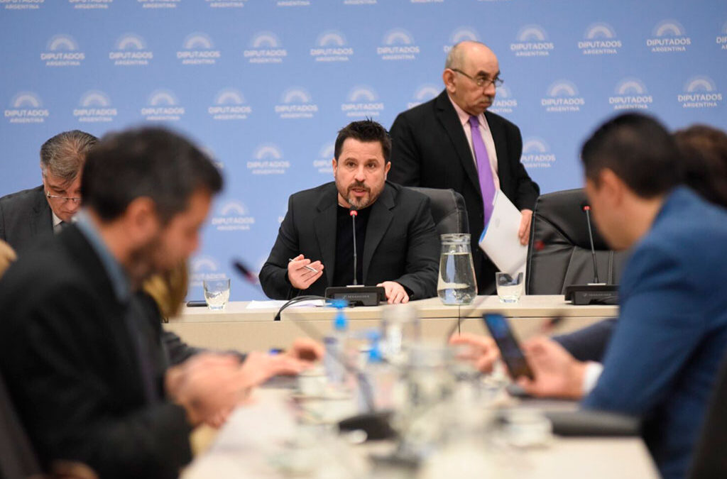 La UCR insiste con la reforma sindical y solicita sesión especial en Diputados