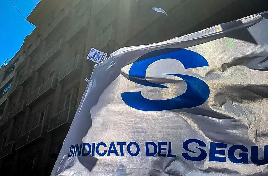 Sindicato del Seguro cierra un aumento bimestral del 9% y pone el salario inicial por encima del millón