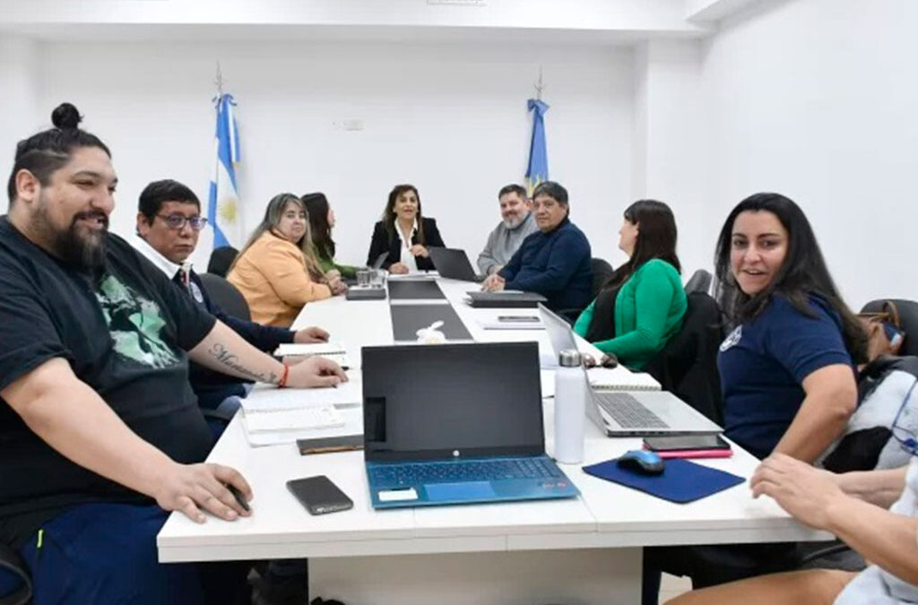 El gobierno no mejoró la oferta, advirtió ADOSAC, y le contestó a Pablo Grasso: «La clase política se acomoda según la conveniencia»
