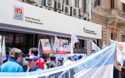 Gremio del INTA moviliza tras el anuncio de ajuste en el organismo y el despido de 227 trabajadores