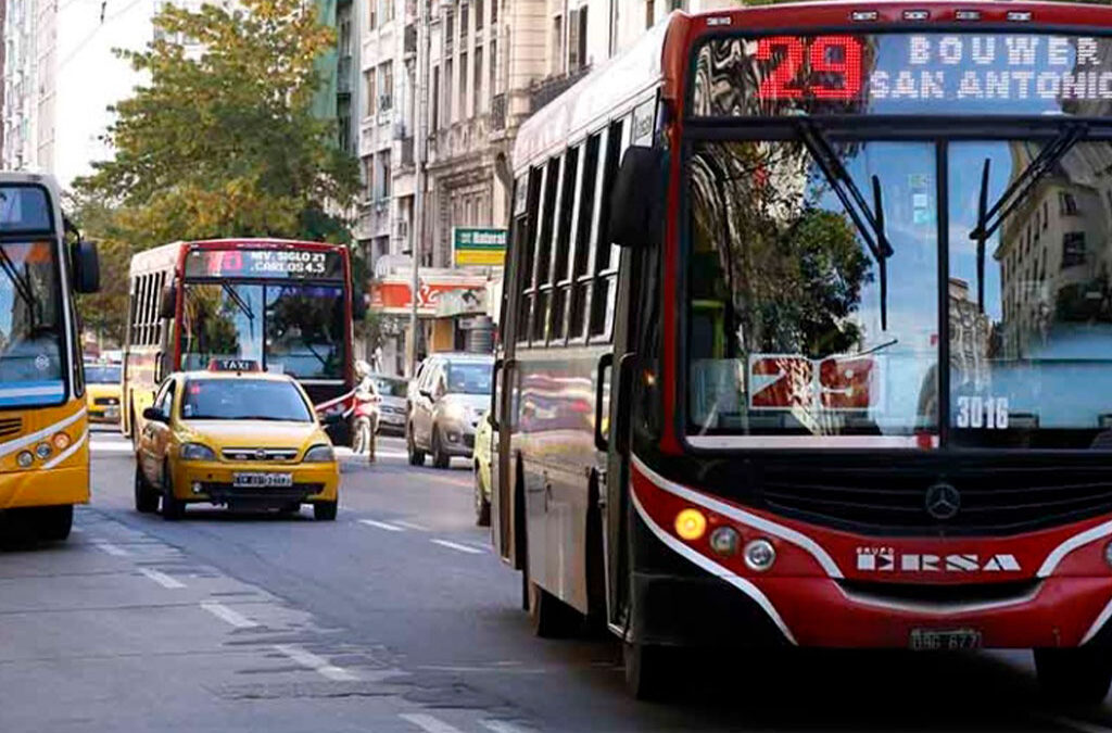 Empresas de colectivos analizan despedir trabajadores si no aumentan los subsidios