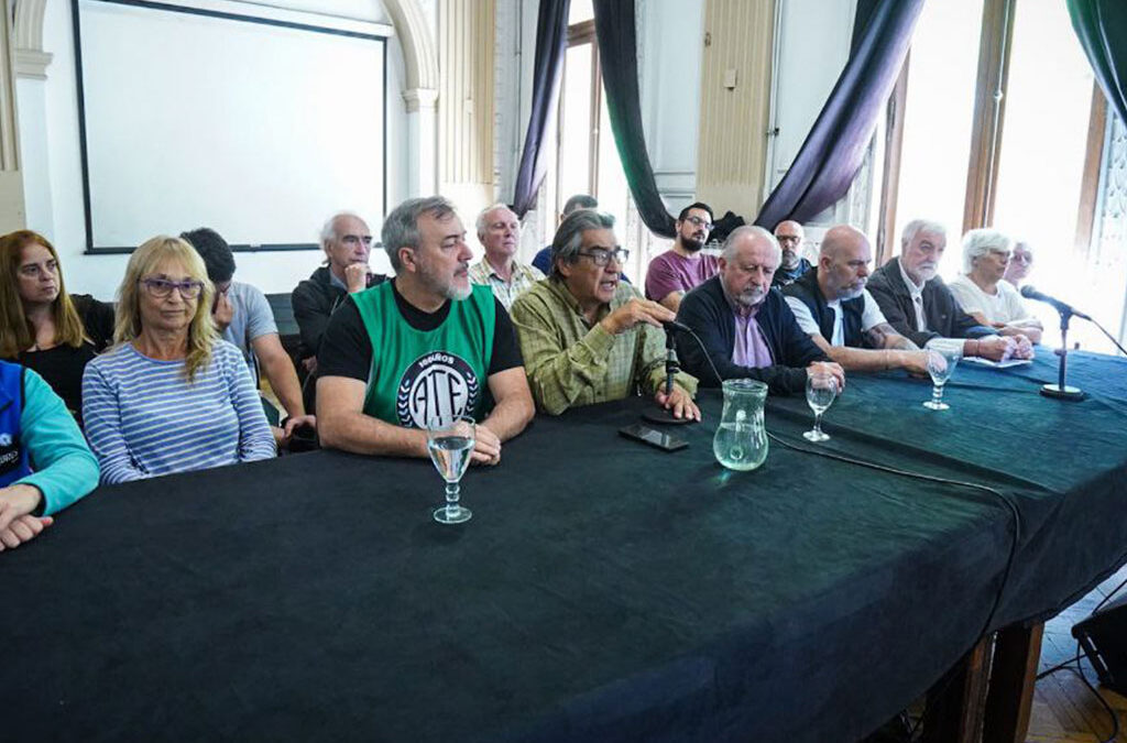 Acto en unidad en Plaza de Mayo: “No vamos a soltarle la mano a nadie”, afirmó Yasky