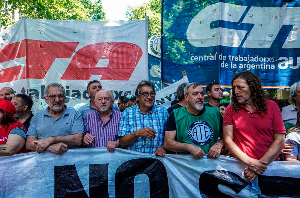 Las CTA y movimientos sociales se movilizaron a Plaza de Mayo: «Trabajamos en la construcción de la unidad»