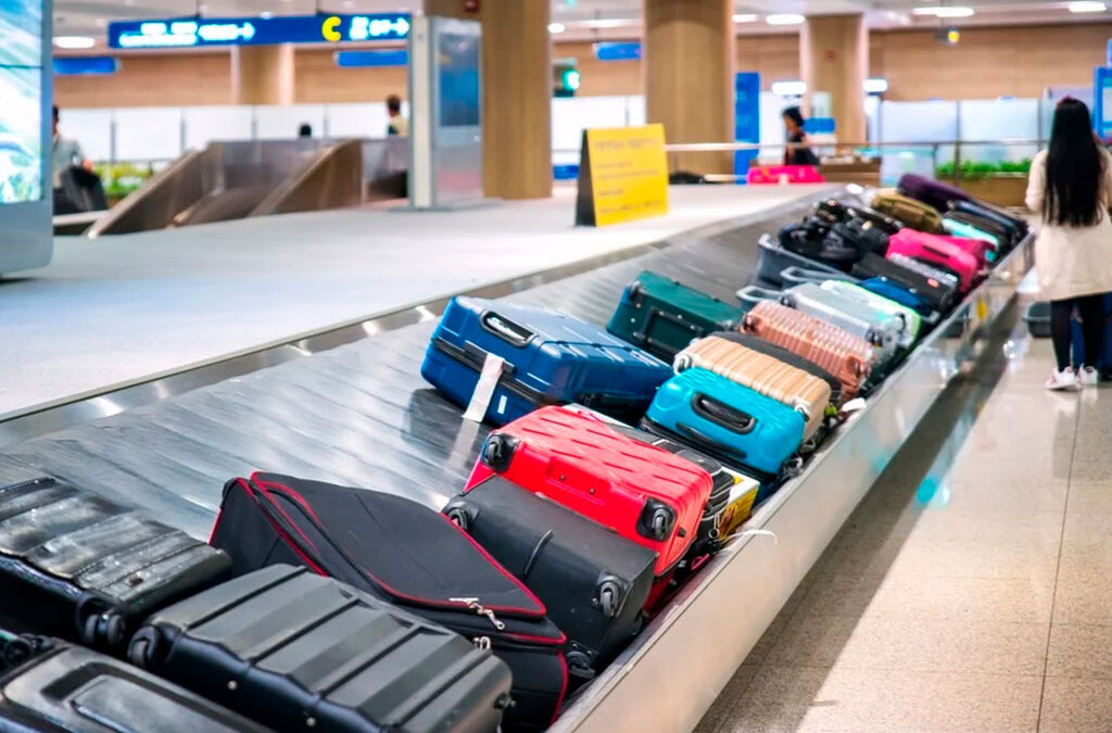 Por falta de personal, pasajeros denuncian demoras para recuperar sus valijas en el Aeropuerto de Ezeiza