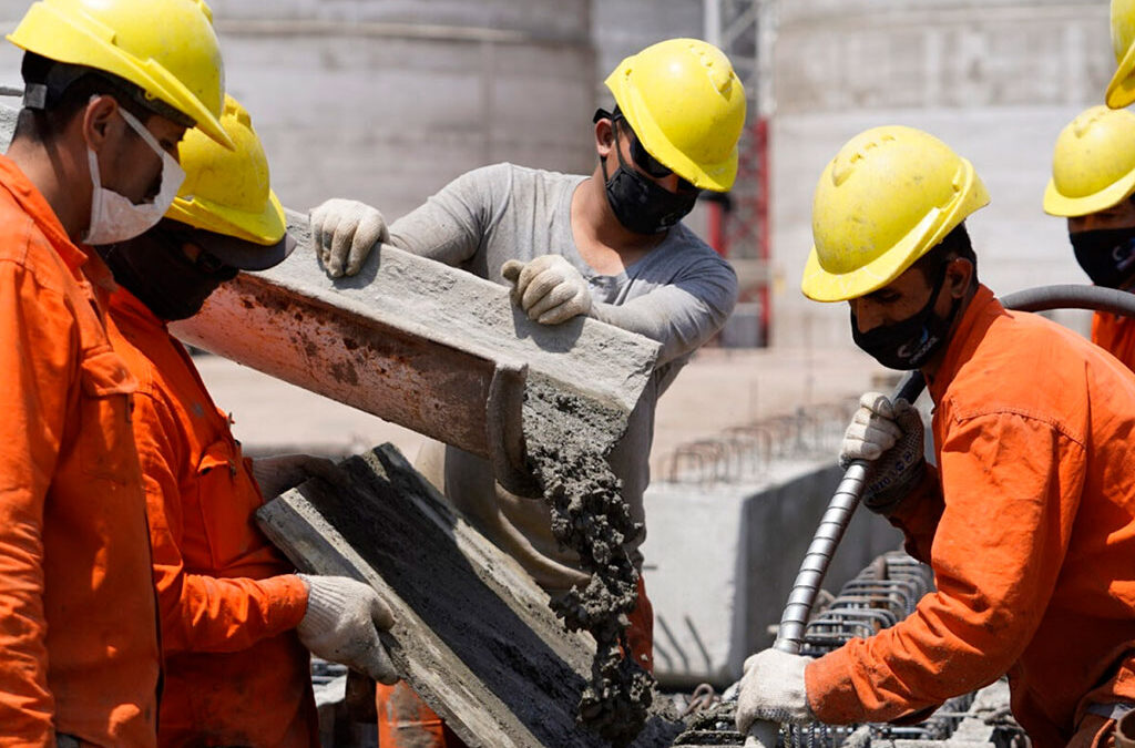 Desplome de la construcción: El empleo registró una caída interanual del 15,9% en septiembre