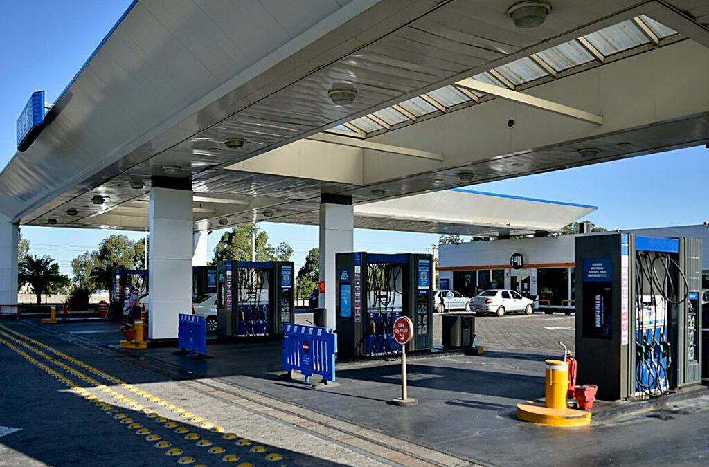 Gremios de Playeros de estaciones de servicio contra el posible anuncio de autoabastecimiento: «Es posible que haya una Navidad y Año Nuevo sin combustibles»