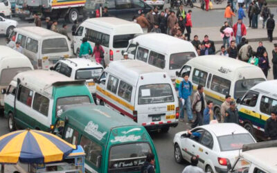 El Gobierno desreguló a los colectivos y habilita el transporte de pasajeros en cualquier vehículo, horario y recorrido