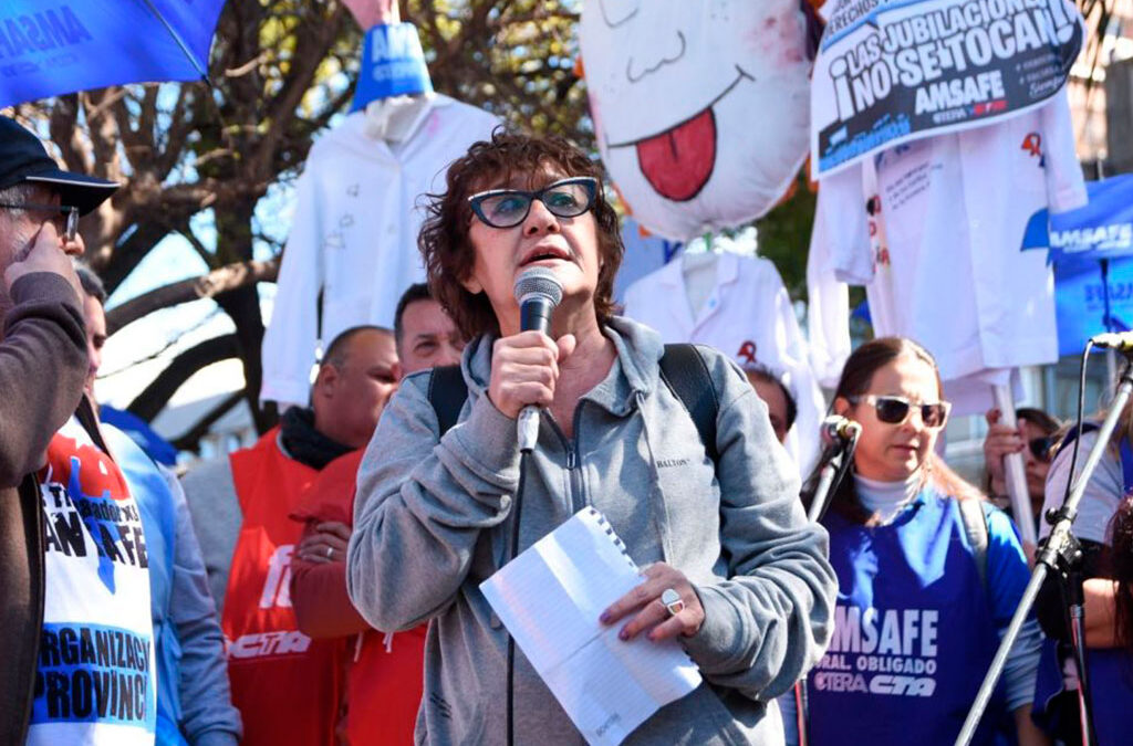«Adoctrinamiento» en las aulas: La CTERA cruzó a Milei y denunció una «caza de brujas» contra docentes