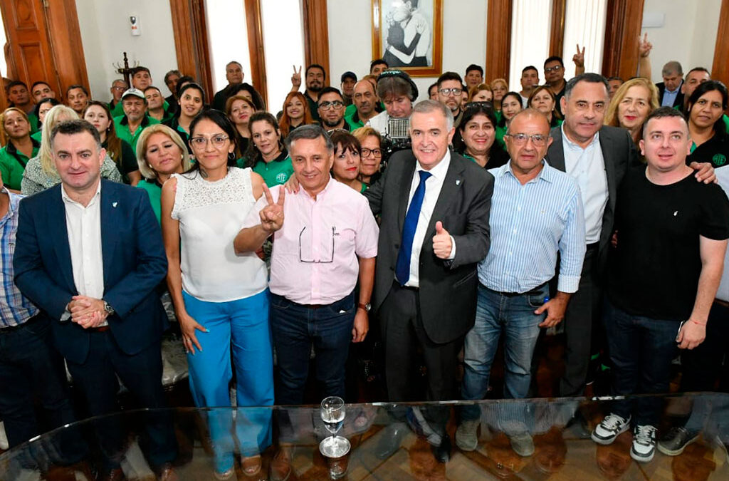 Tucumán cierra un aumento del 6% para sus estatales y un bono de $140.000