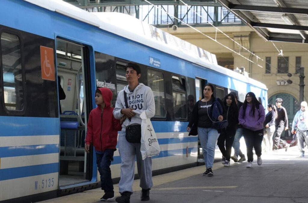 Se suspendió el paro de trenes tras lograr conciliación