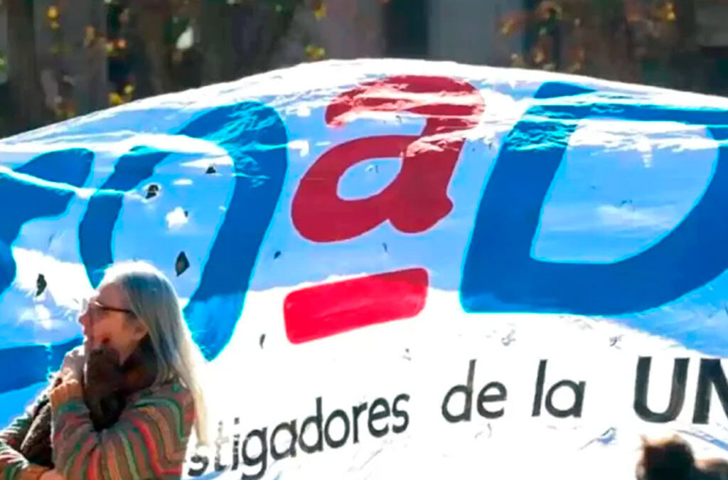 Docentes de la UNR convocan a una jornada para coordinar acciones en defensa del río Paraná