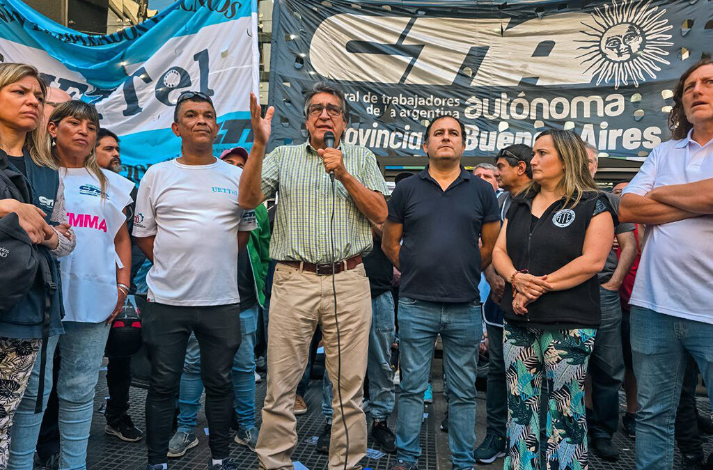 El gremio de telefónicos Uettel logró la reincorporación de Julio Castro, trabajador despedido con fueros sindicales
