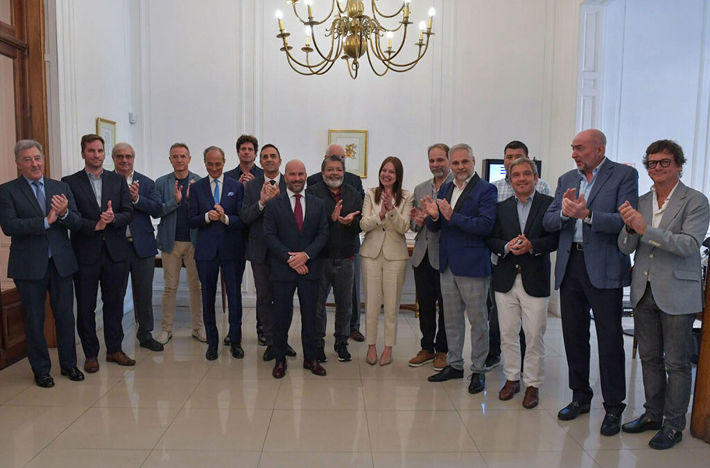 Horas después de que el Gobierno volviera a bajar el Salario Mínimo unilateralmente, una comitiva de la CGT asistió a una invitación de Pettovello para repasar «los logros de 2024»