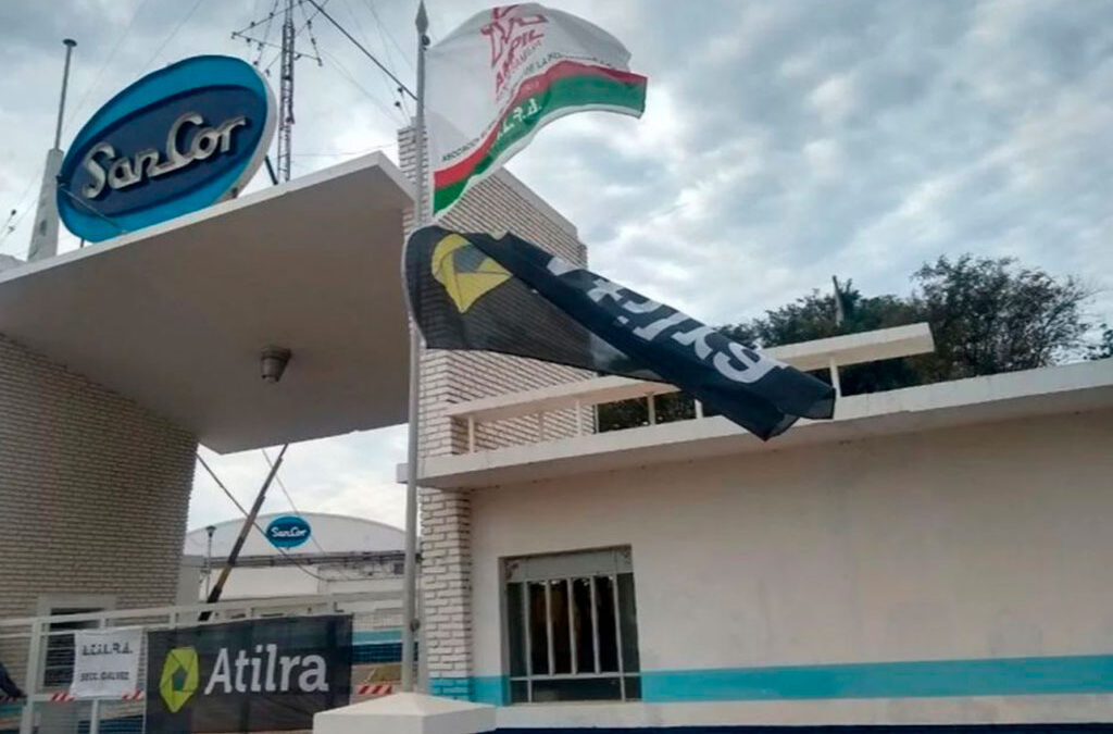 SanCor vuelve a pagar sueldos en cuotas y ATILRA presiona para hacerse con la cuota sindical