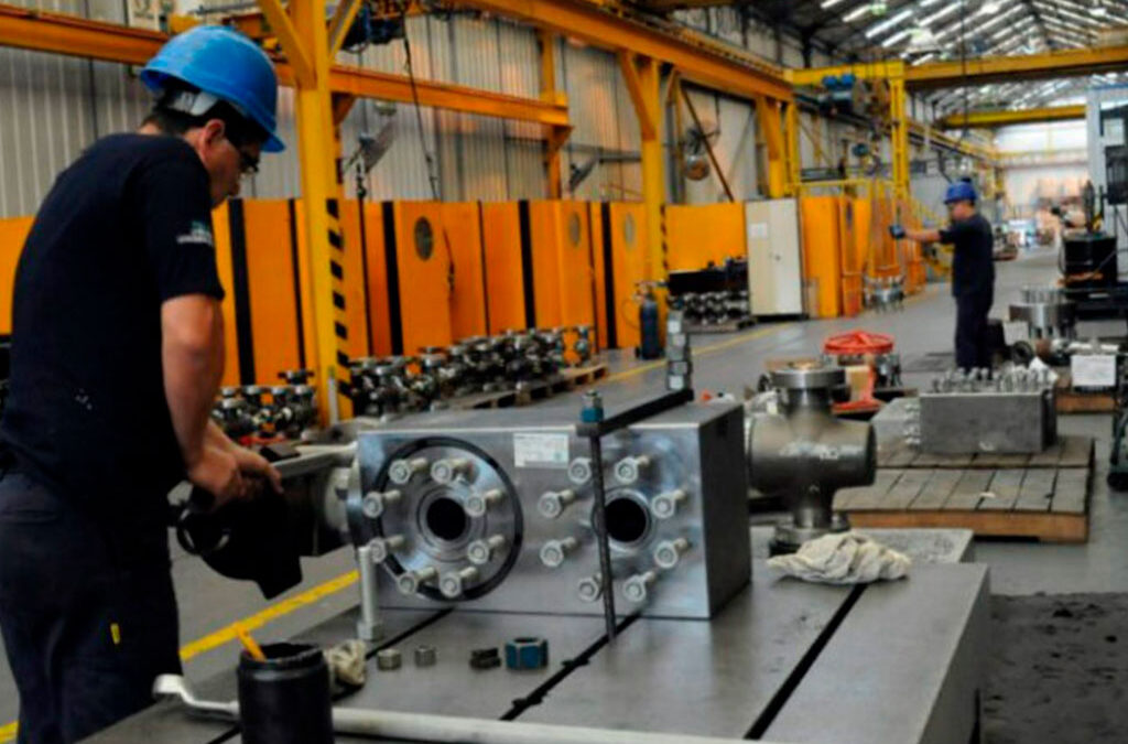 La industria y la construcción, en caída: fuertes retrocesos en noviembre y un desplome del 28,5% acumulado interanual