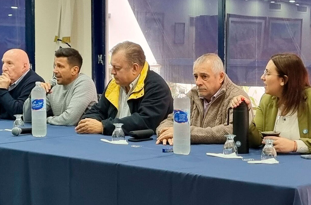 Gremios aeronáuticos denuncian que Aerolíneas Argentinas no quiere cumplir el acuerdo de revisión paritaria