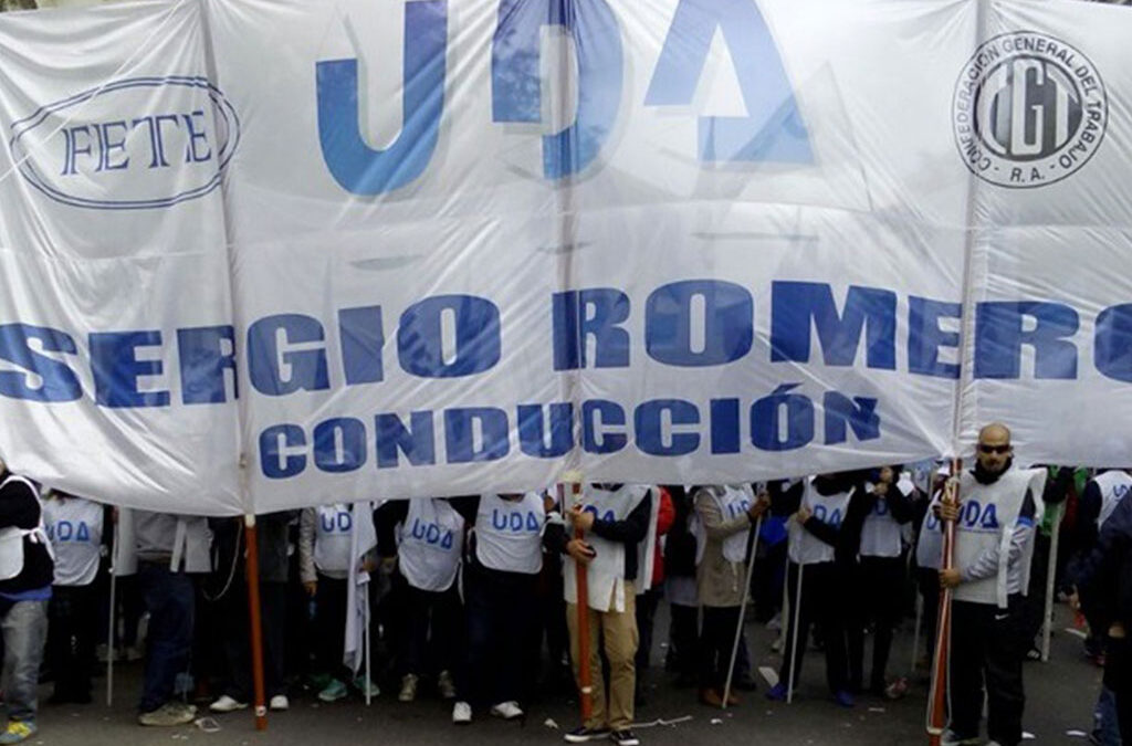 Docentes santafesinos advierten a Pullaro por “un cambio urgente” en la educación