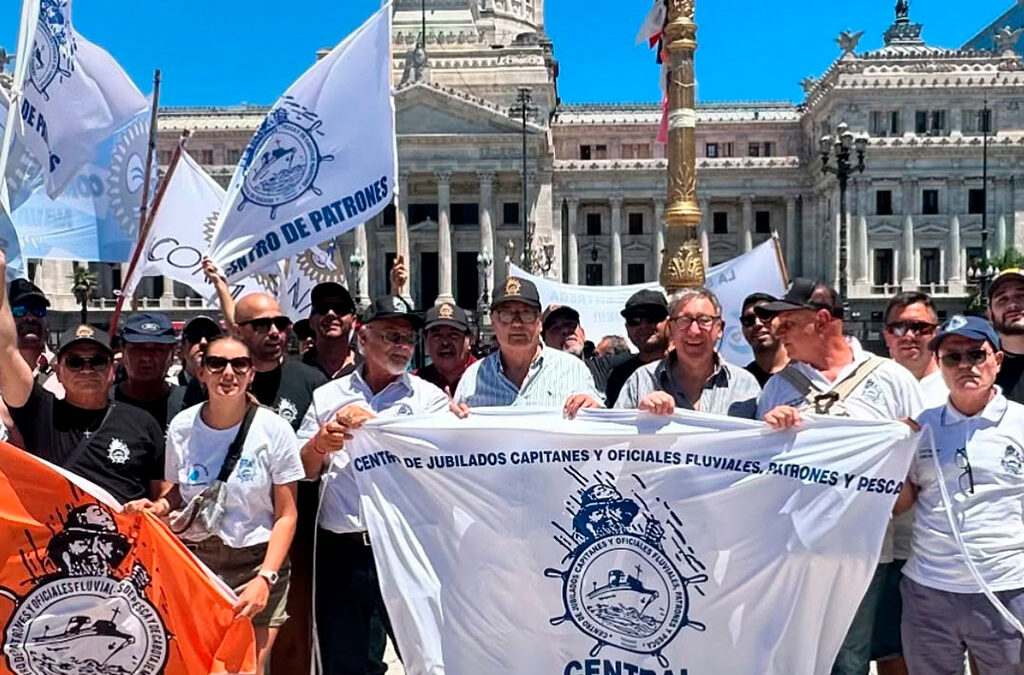 Marítimos marcharon contra la Ley de Cabotaje de Sturzenegger: «Vamos a resistir a este gobierno»