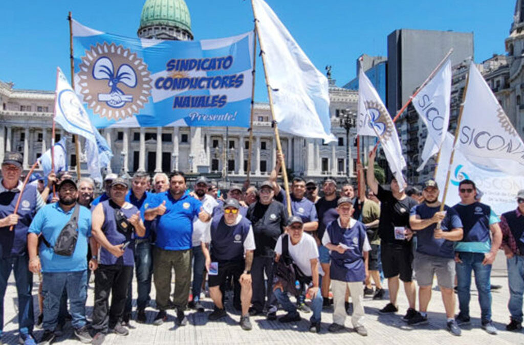 Marítimos marcharon al Congreso en defensa de la marina mercante y la Soberanía Nacional