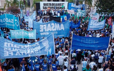 Santa Fe: Los gremios docentes esperan la convocatoria a paritarias prevista para enero y vislumbran una tensa discusión por el techo impuesto desde Nación