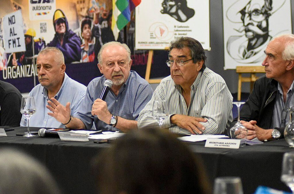 La Multisectorial en Defensa de la Seguridad Social rechazó los despidos en el PAMI: «Basta Milei»