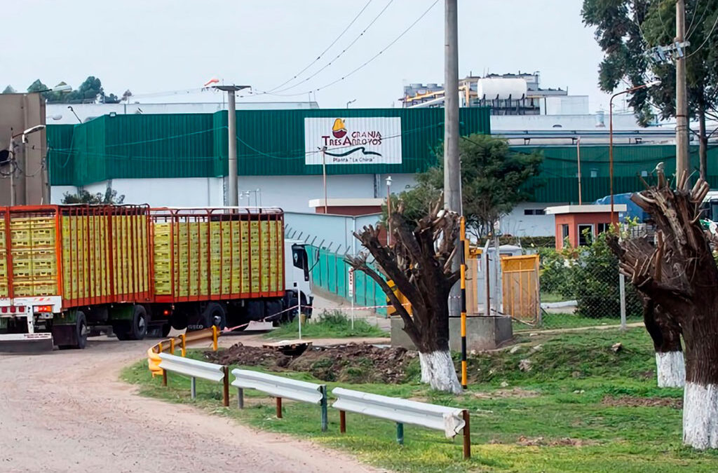 Granja Tres Arroyos despidió a 70 trabajadores y amenaza con 400 cesantías más